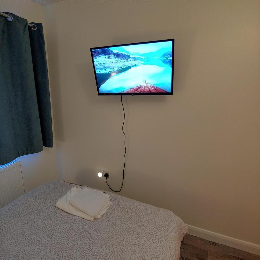 Ensuite Master Bedroom, Private Bathroom, Inside Family Home, Walking Distance To Harry Potter Watford (Hertfordshire) Exterior foto