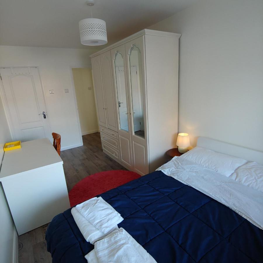 Ensuite Master Bedroom, Private Bathroom, Inside Family Home, Walking Distance To Harry Potter Watford (Hertfordshire) Exterior foto